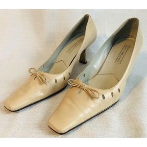 Bandolino Heels Womens 10 M Leather Square Toe Bows Light Pink/Beige Cutouts